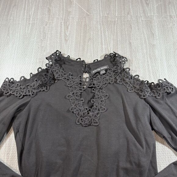 Boston Proper Womens cold Shoulder Keyhole Lace Rhinestones Black Size M - Picture 2 of 9
